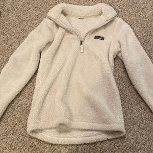 fluffy creme PATAGONIA zip up jacket Size XS